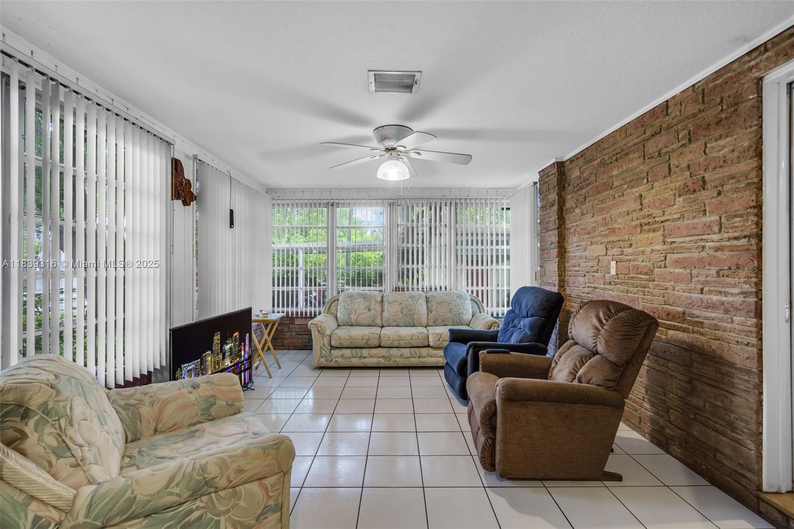 PORTER MANOR - Residential