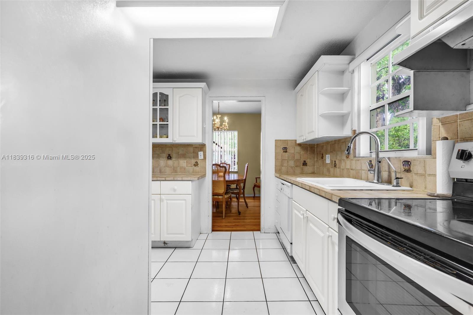 PORTER MANOR - Residential