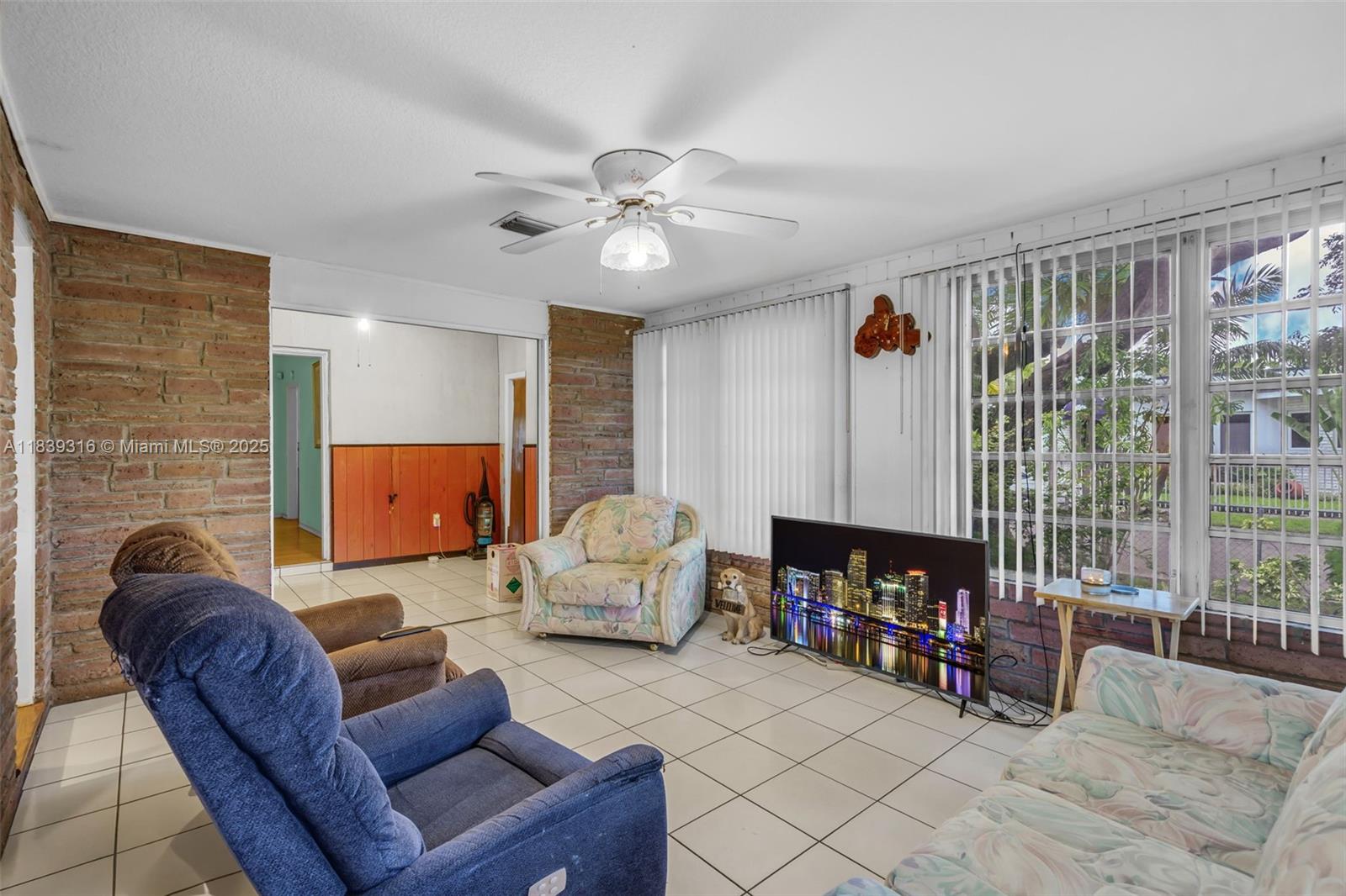 PORTER MANOR - Residential