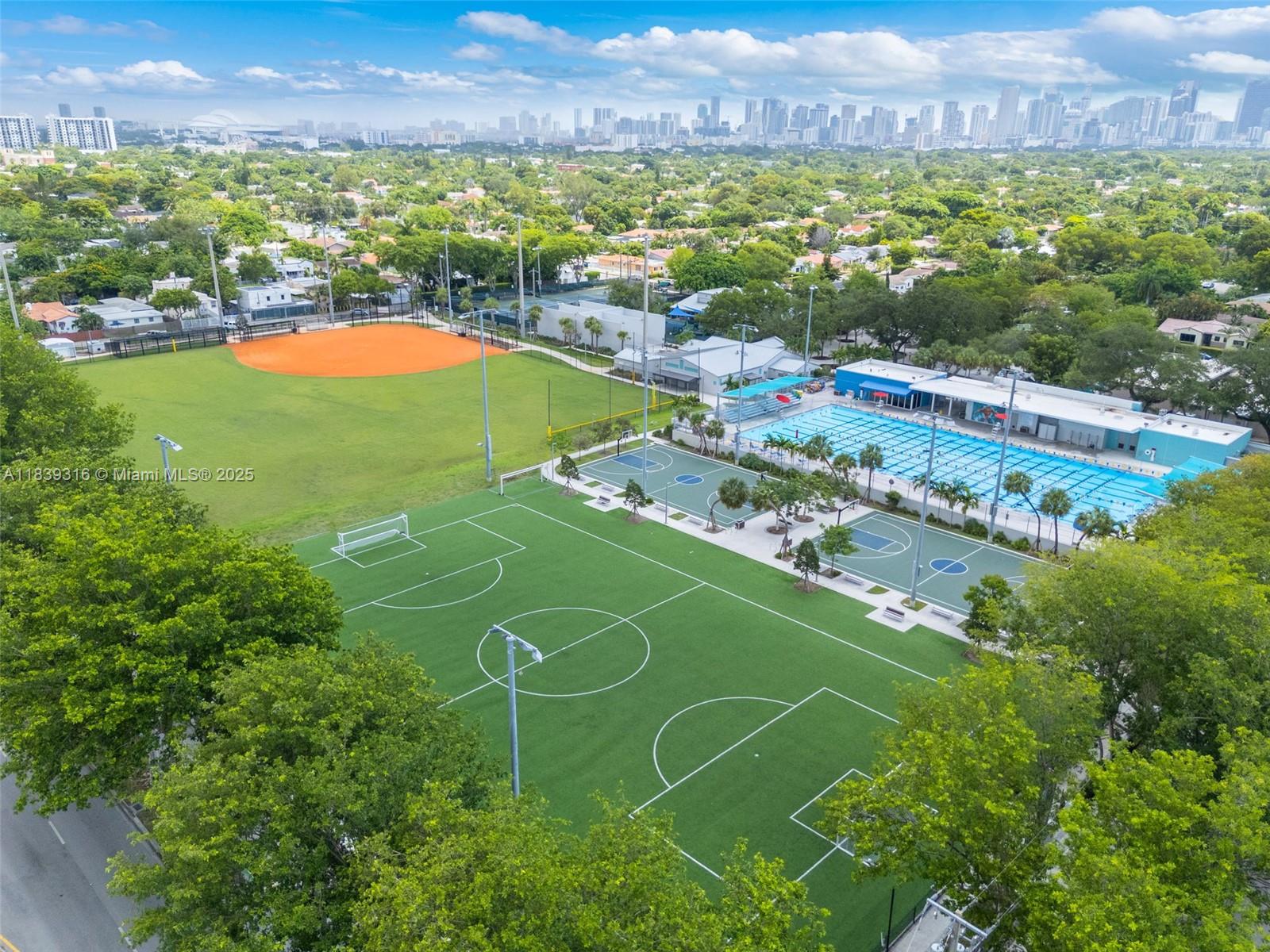 PORTER MANOR - Residential