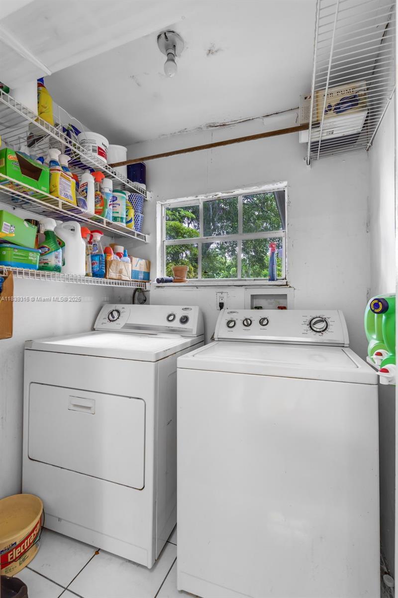 PORTER MANOR - Residential