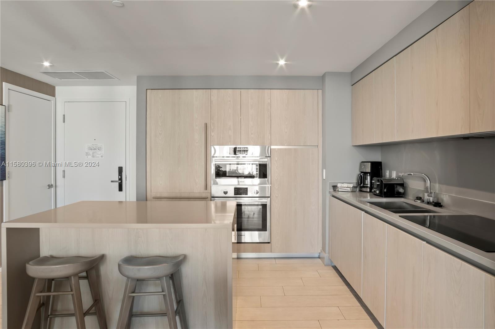 4010 SOUTH OCEAN CONDO - Residential Lease