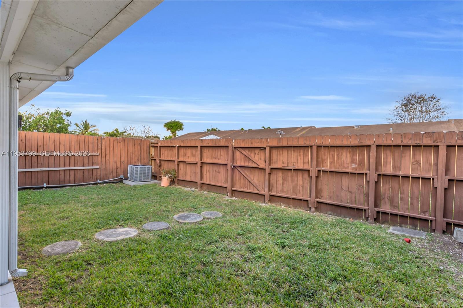 WESTWIND LAKES TOWNHOUSES - Residential