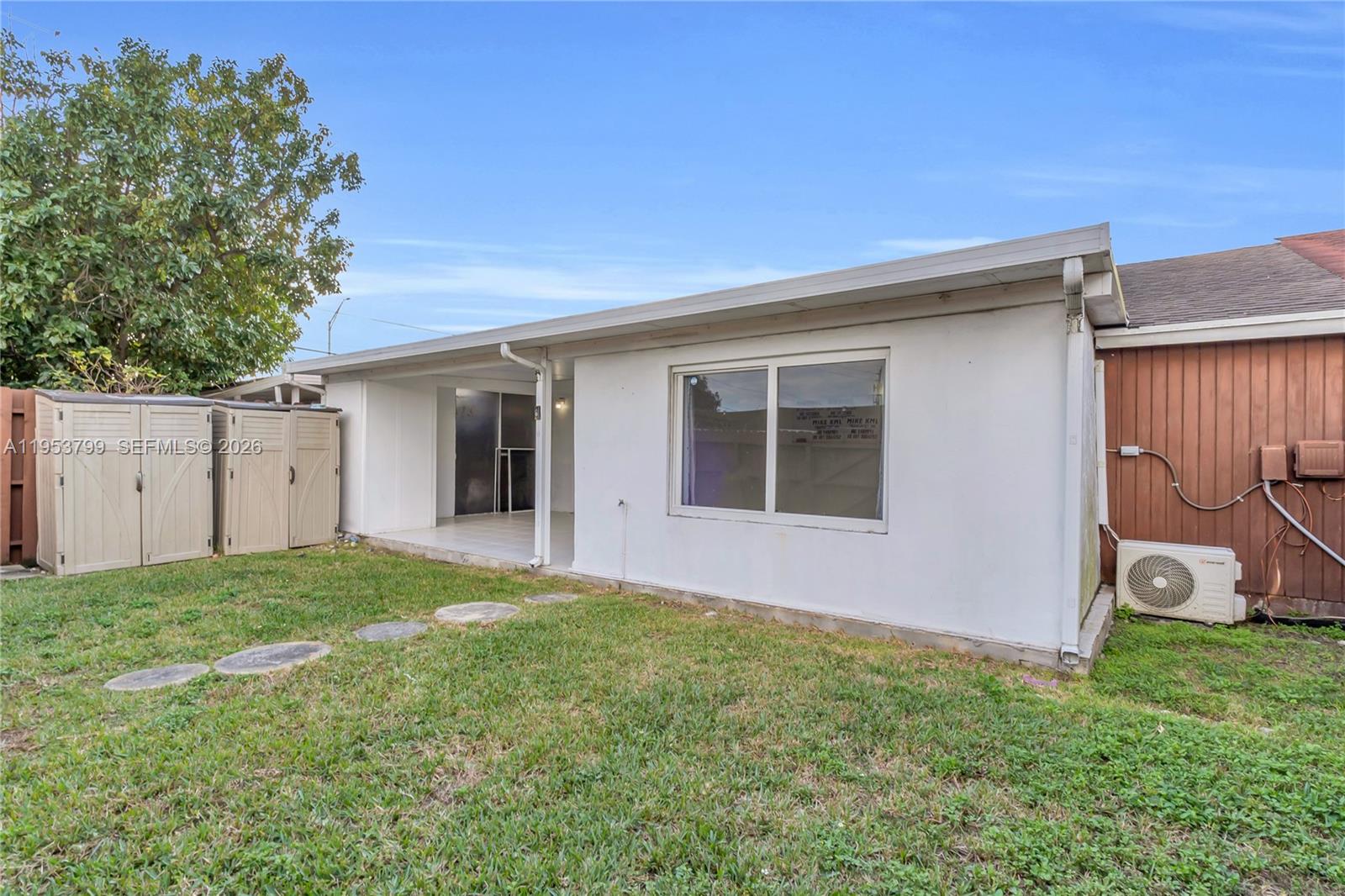 WESTWIND LAKES TOWNHOUSES - Residential