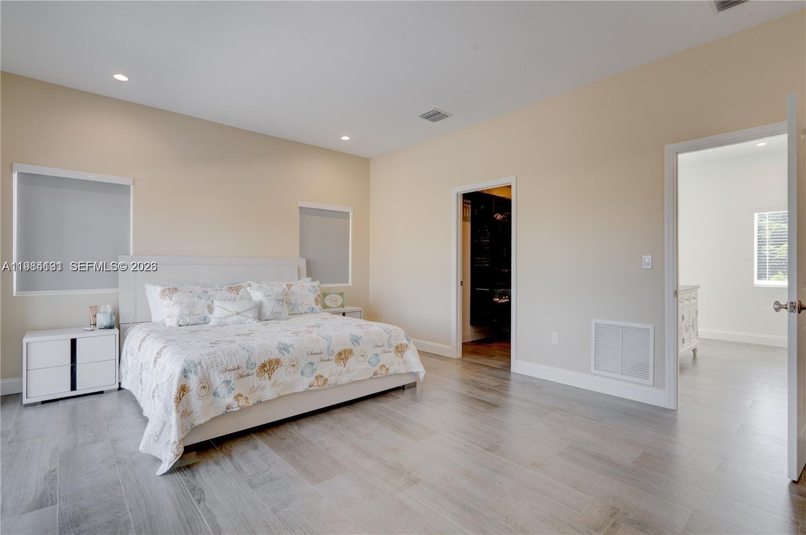 OCEAN ISLE ESTATE - Residential