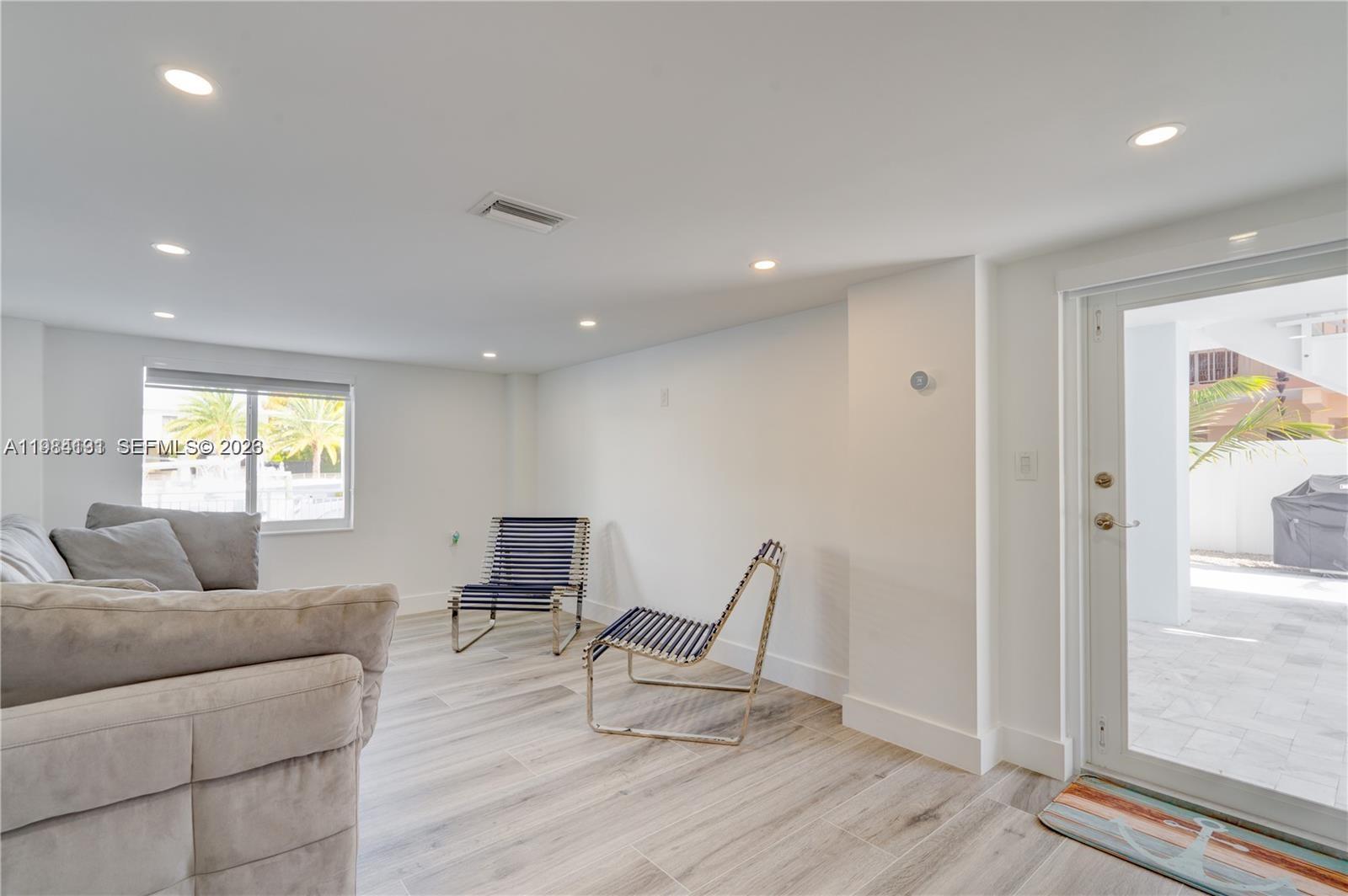 OCEAN ISLE ESTATE - Residential