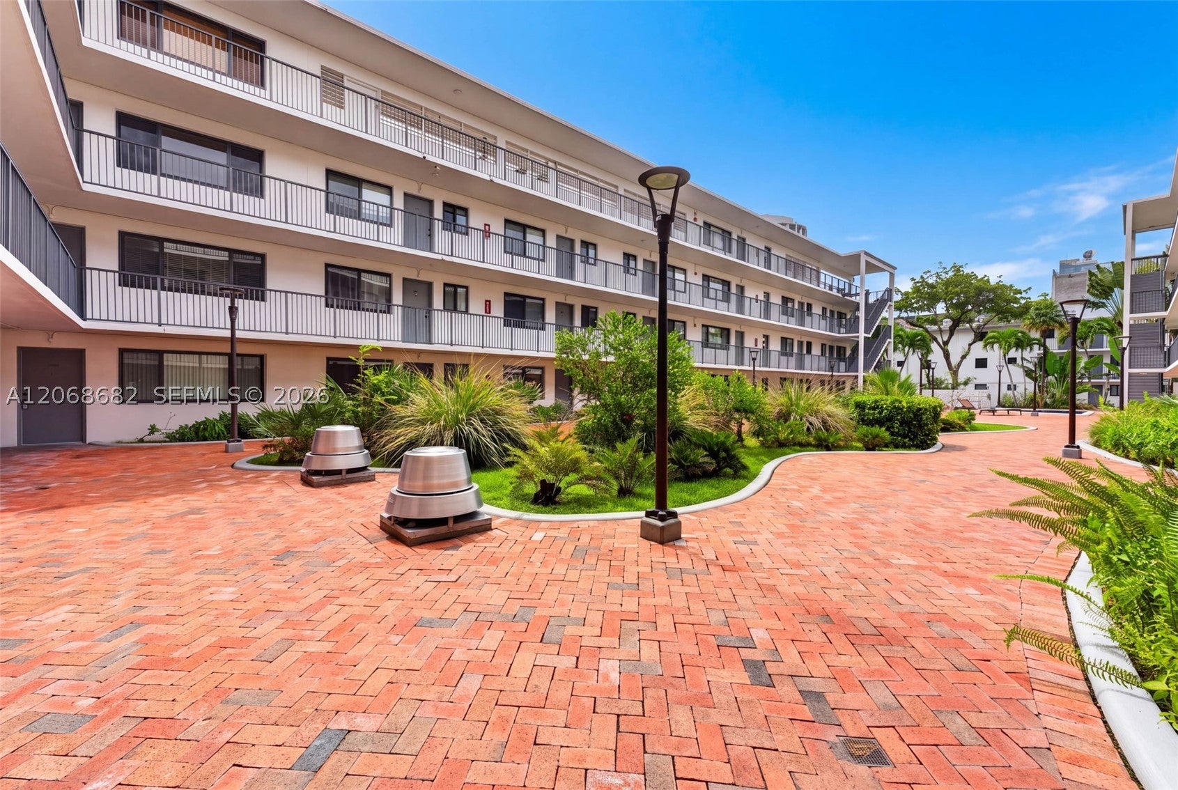 2924 Day Ave N314
