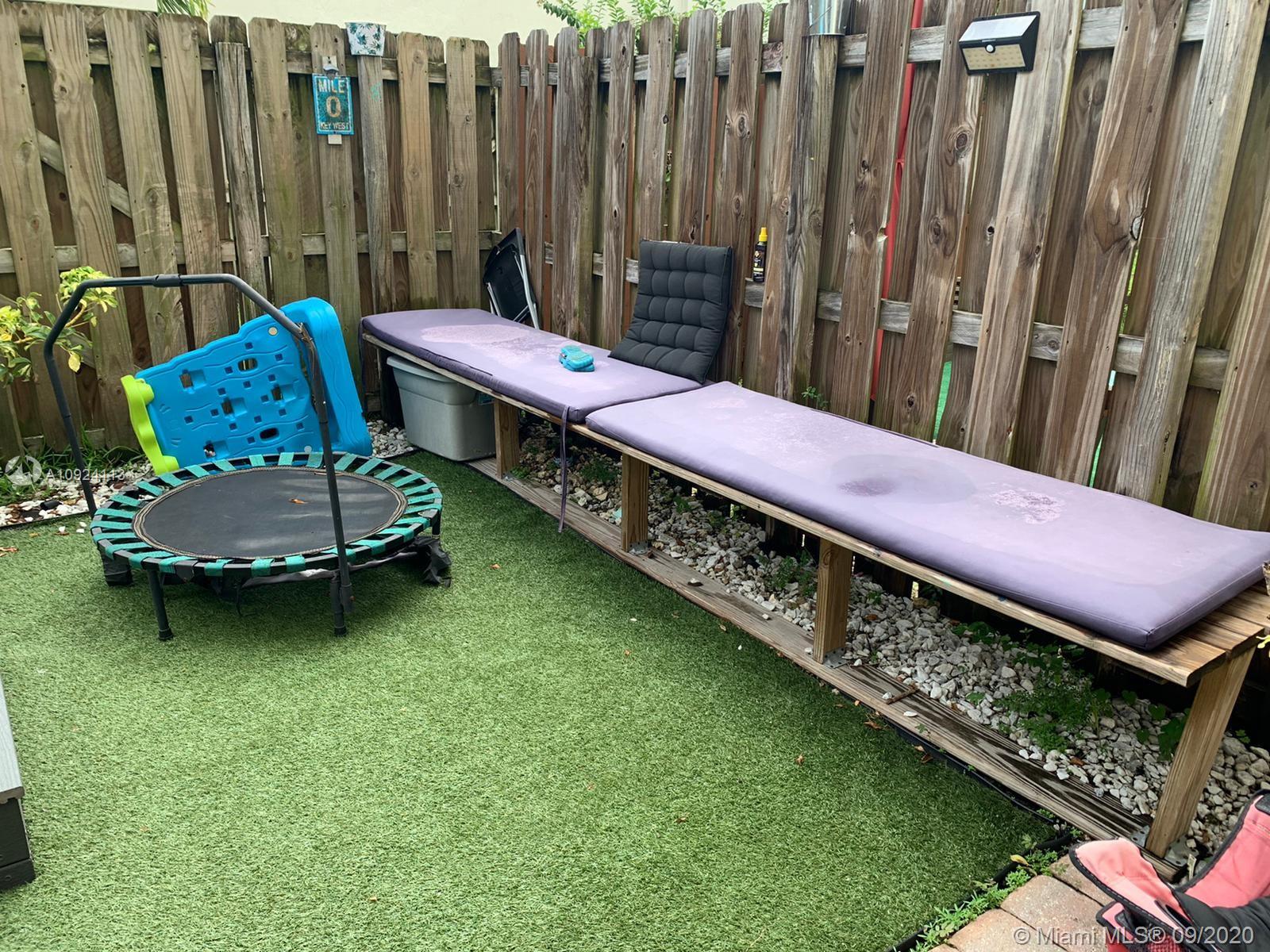 SILVER PALM EAST SECTION - Residential Lease