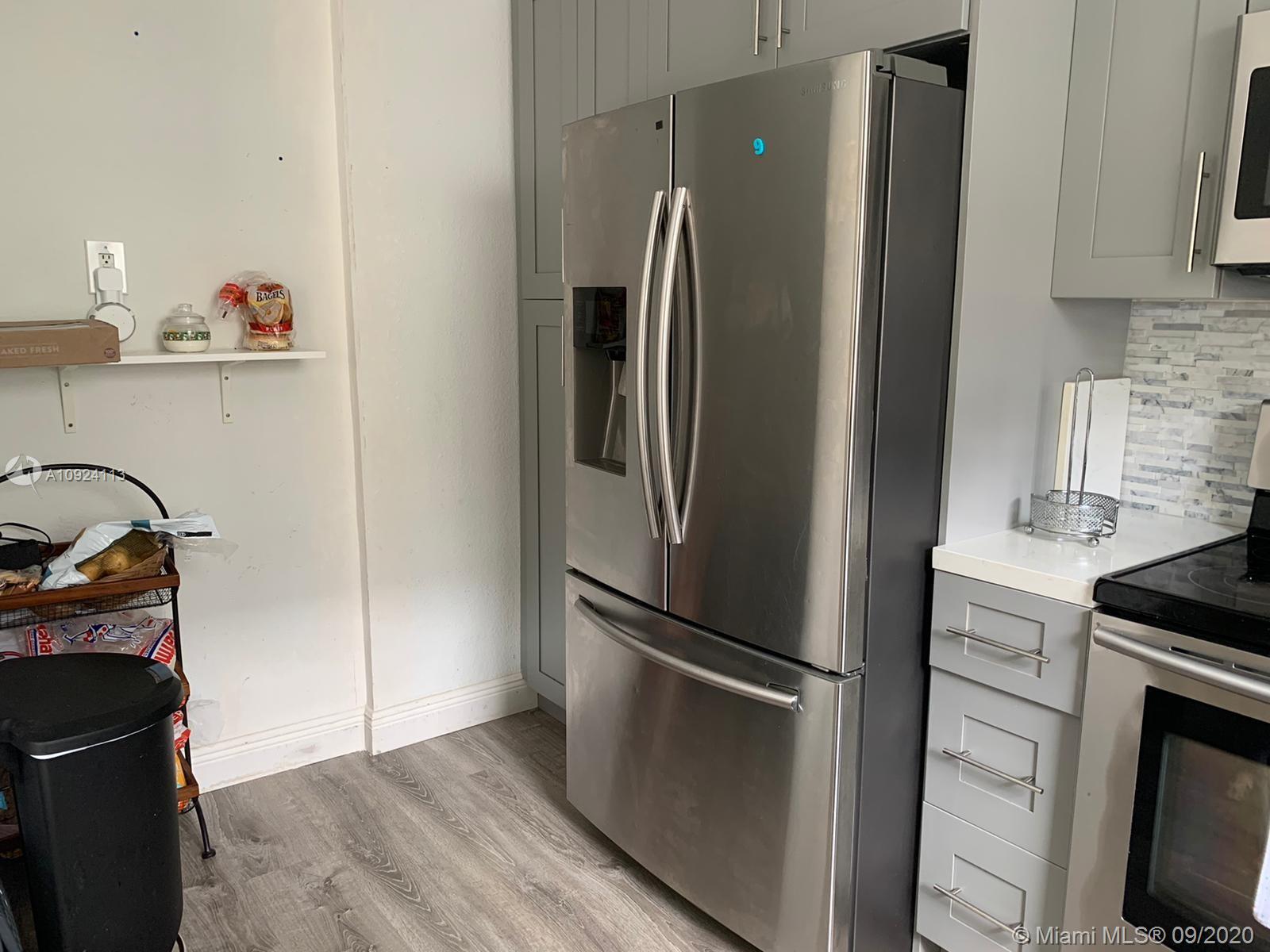 SILVER PALM EAST SECTION - Residential Lease