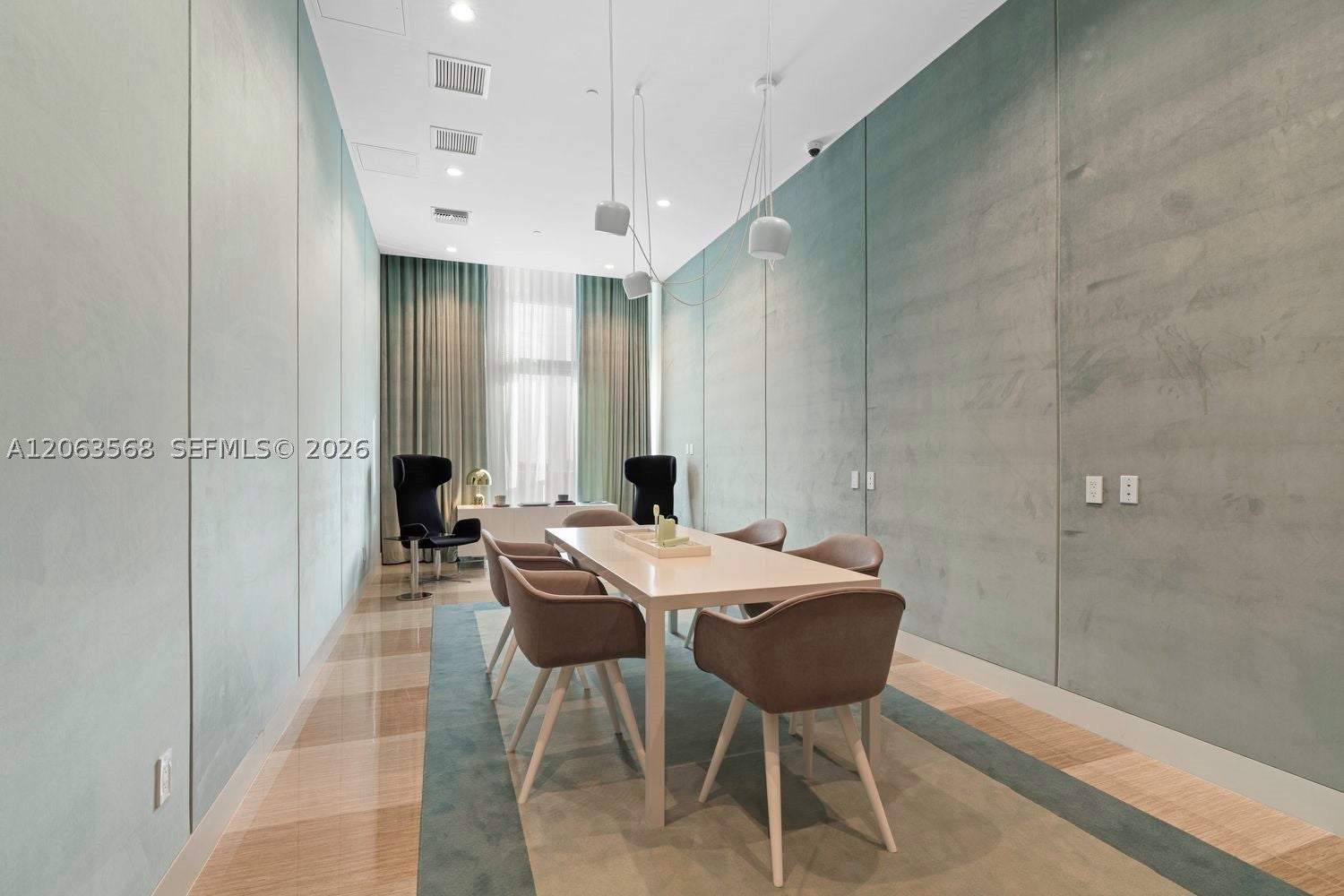2000 Metropica Way 504