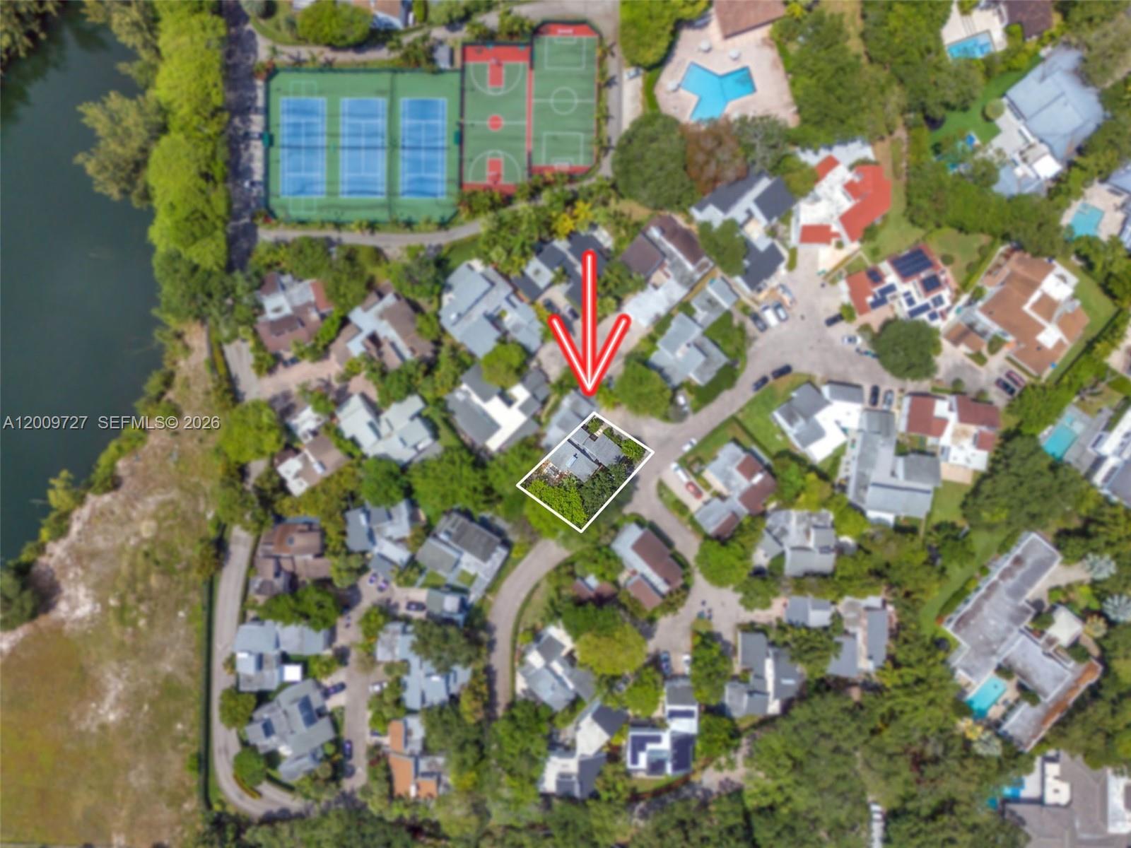 1933 S Oak Haven Cir