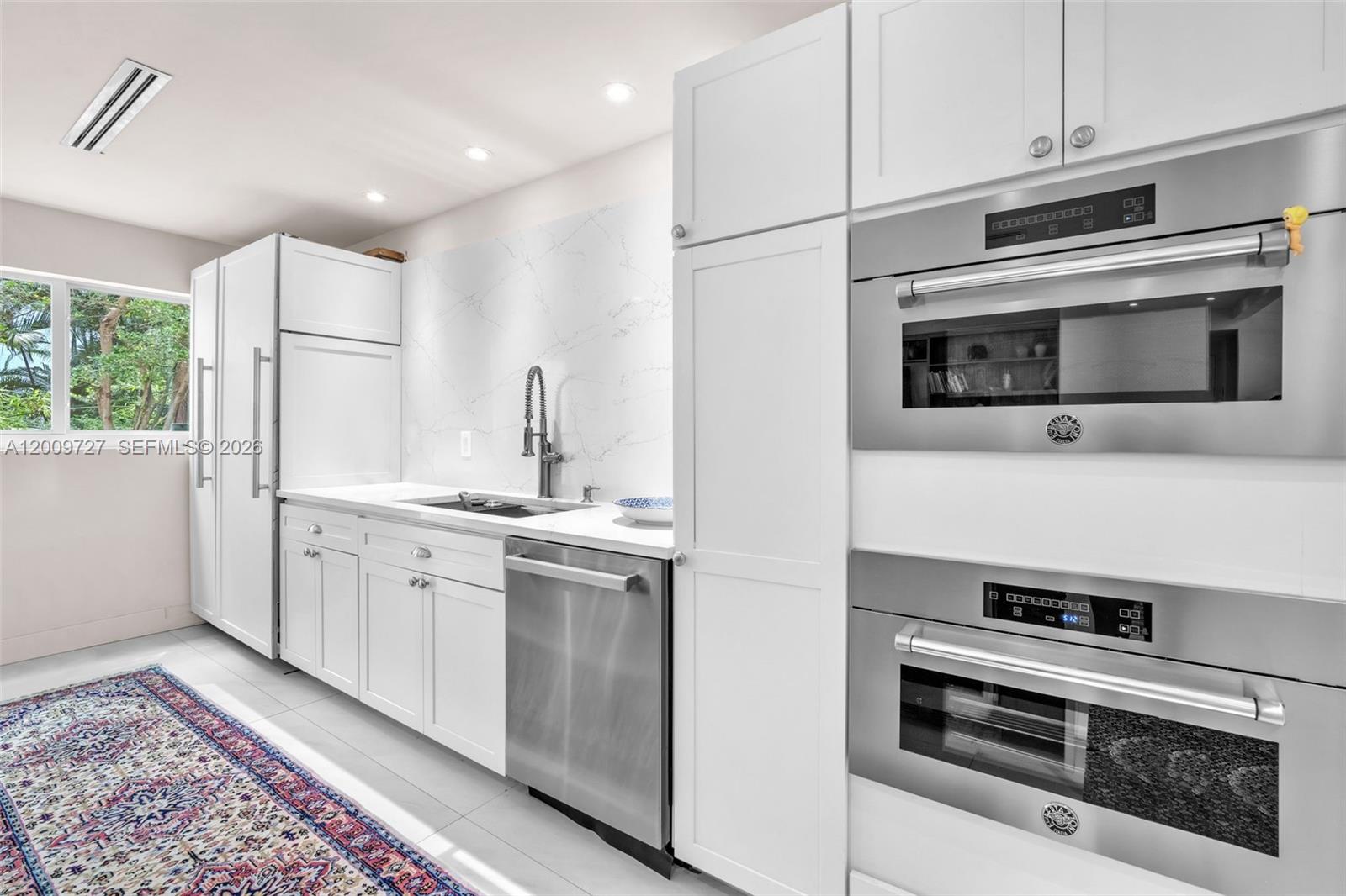 1933 S Oak Haven Cir