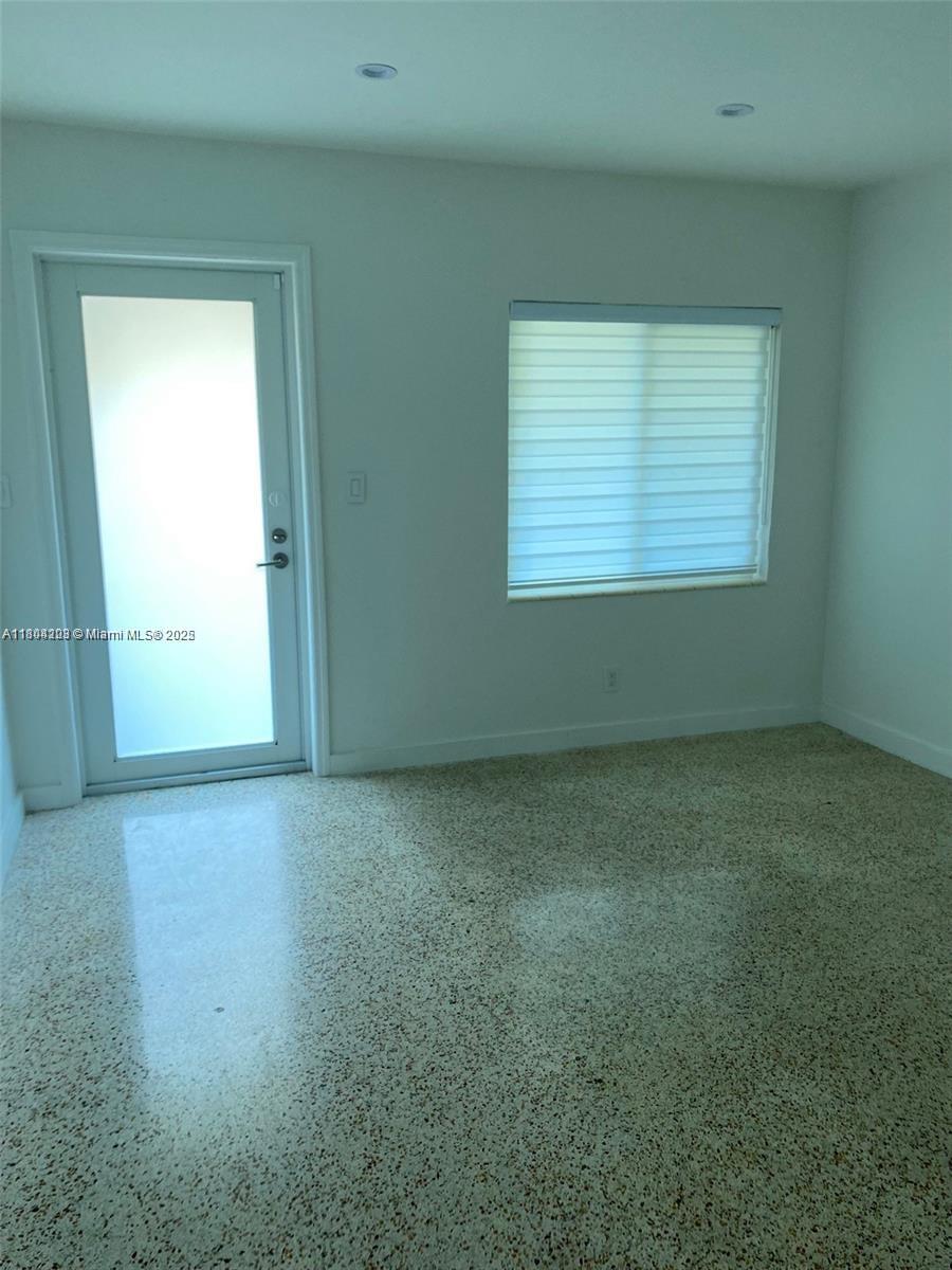 6880 SW 77th Ter