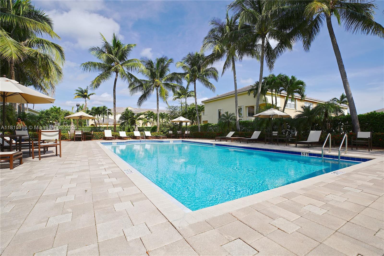 DORAL SOUTHEAST PATIO-HOM - Residential