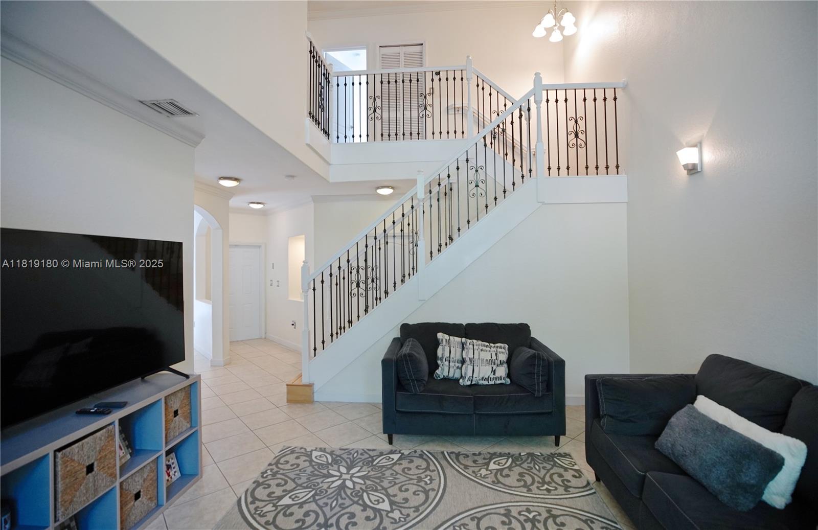 DORAL SOUTHEAST PATIO-HOM - Residential