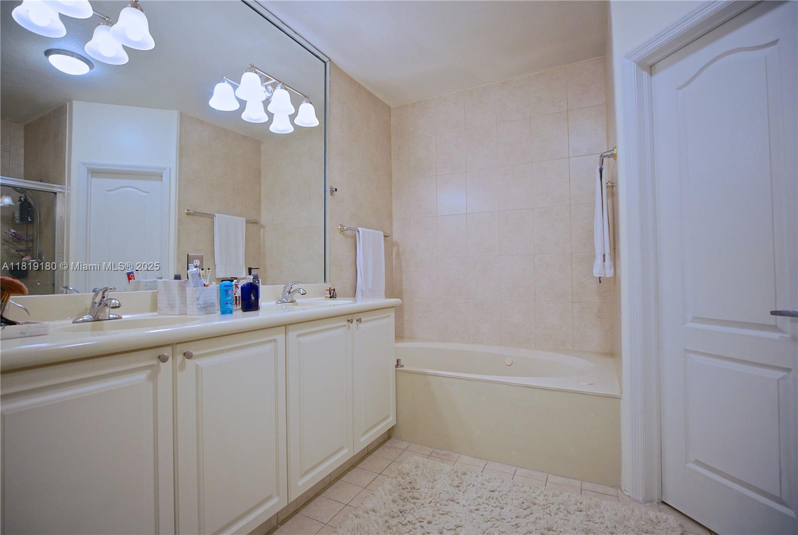 DORAL SOUTHEAST PATIO-HOM - Residential