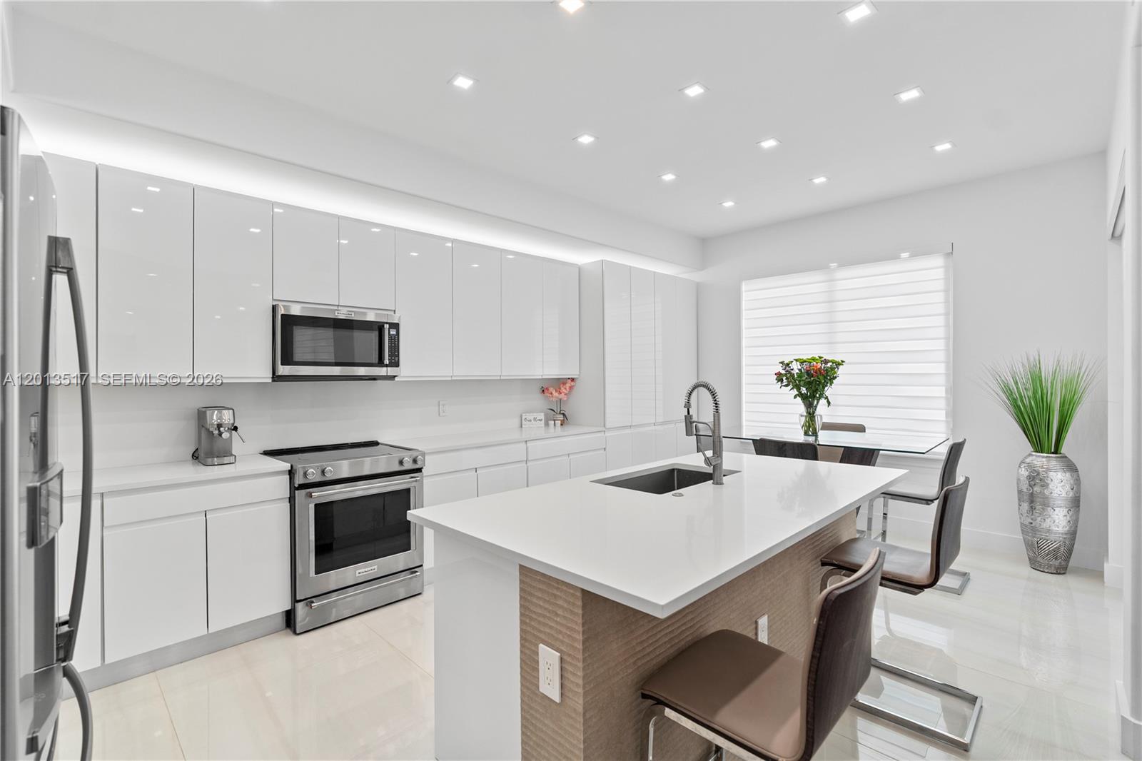 AVENTURA LAKES - PHASE II - Residential
