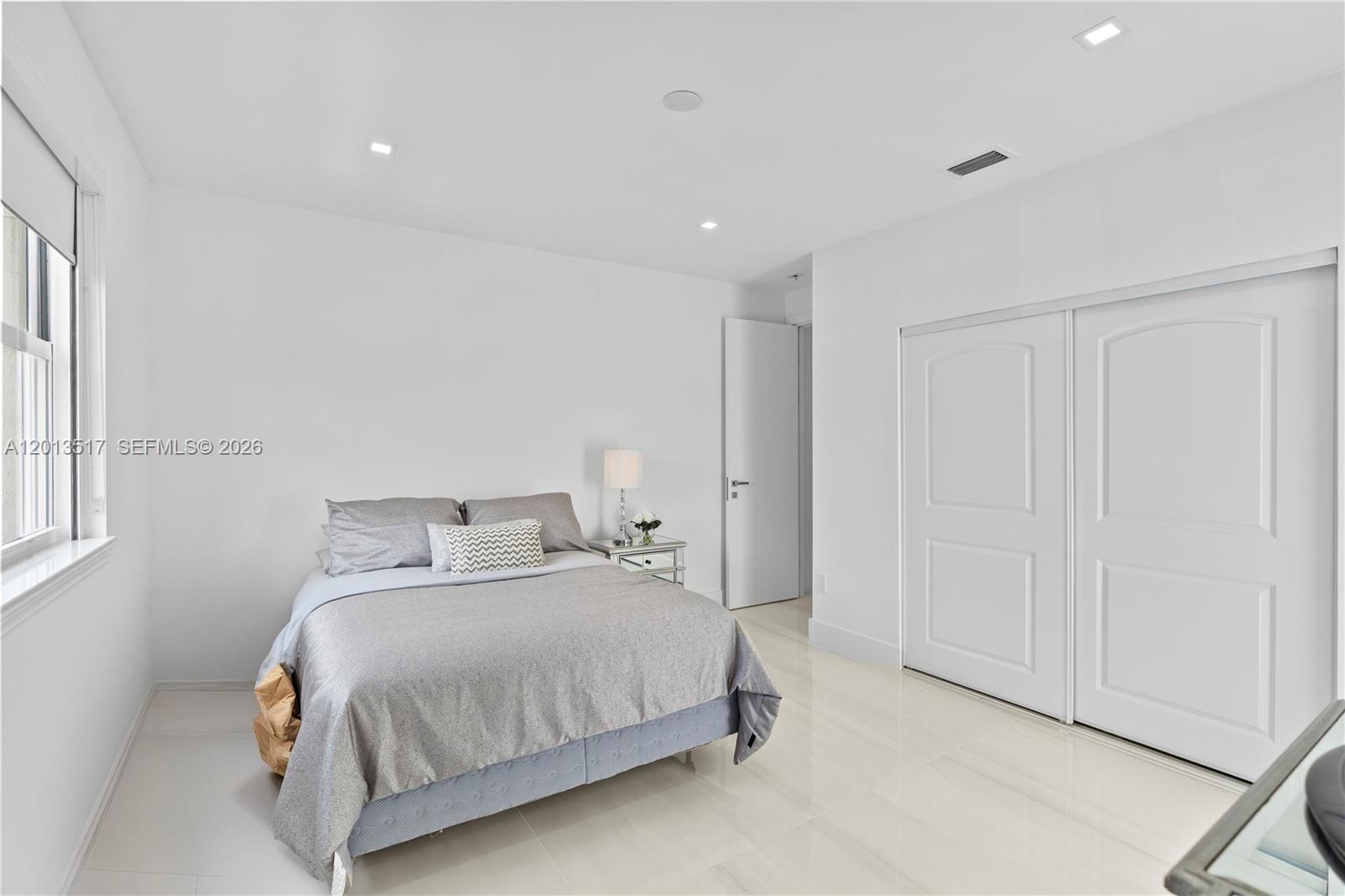 AVENTURA LAKES - PHASE II - Residential