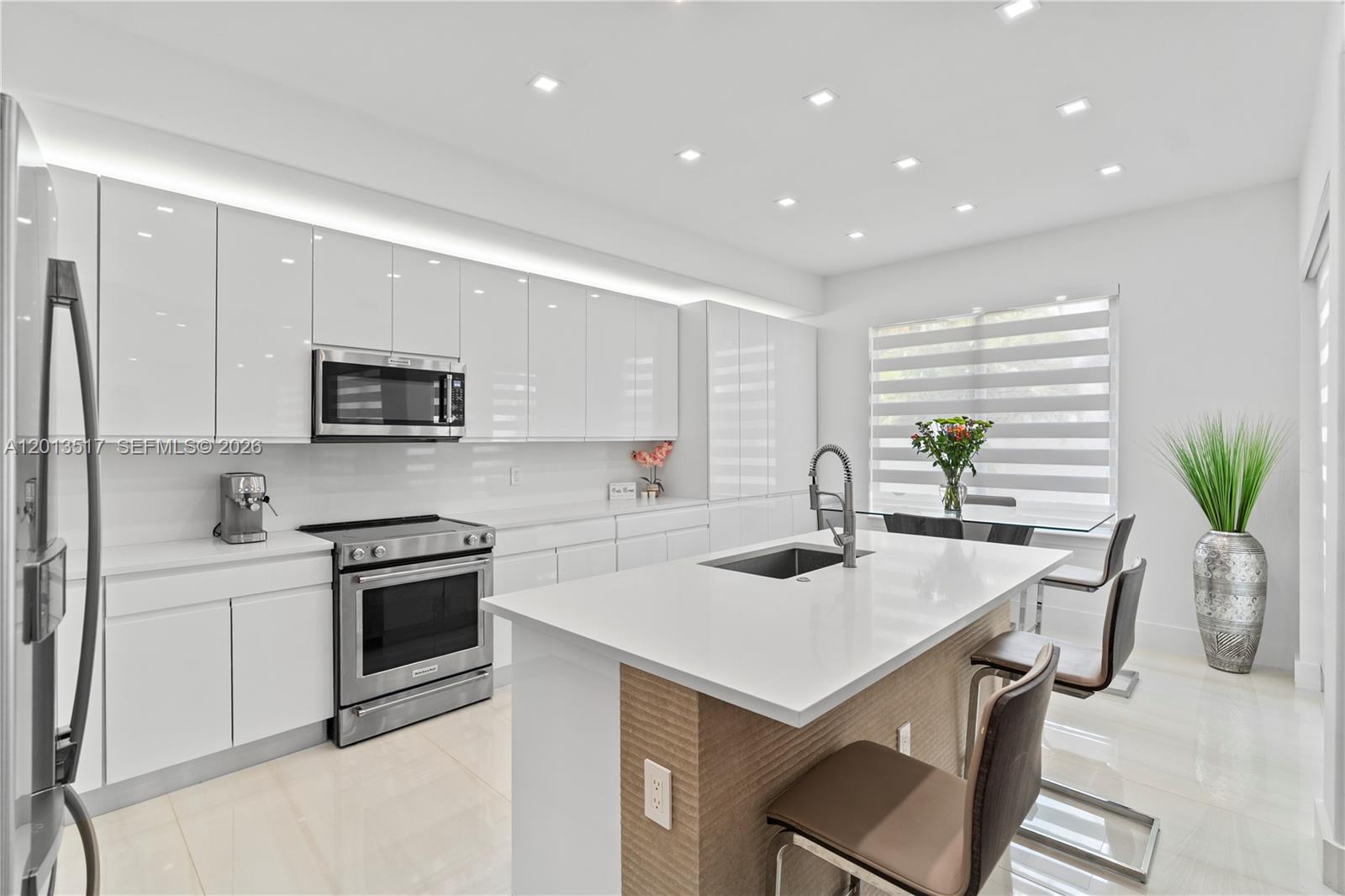 AVENTURA LAKES - PHASE II - Residential