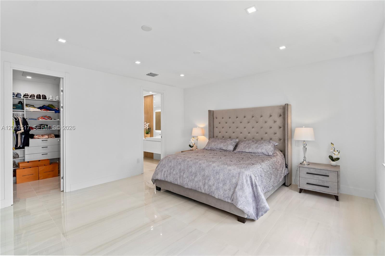 AVENTURA LAKES - PHASE II - Residential