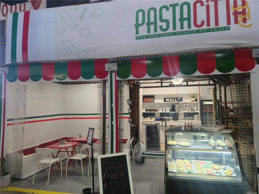 Busy Pizza restaurant in the Yellow Green Farmer's Market! Go into the most trendy locale, working only 4 days a week. Low price and easy to operate. Full inventory and equipment list available upon request.