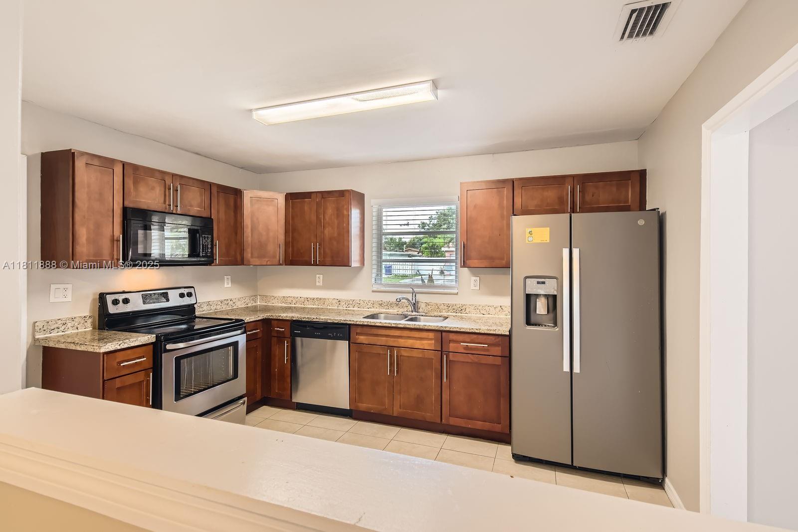 SUNRISE GOLF VILLAGE SEC - Residential