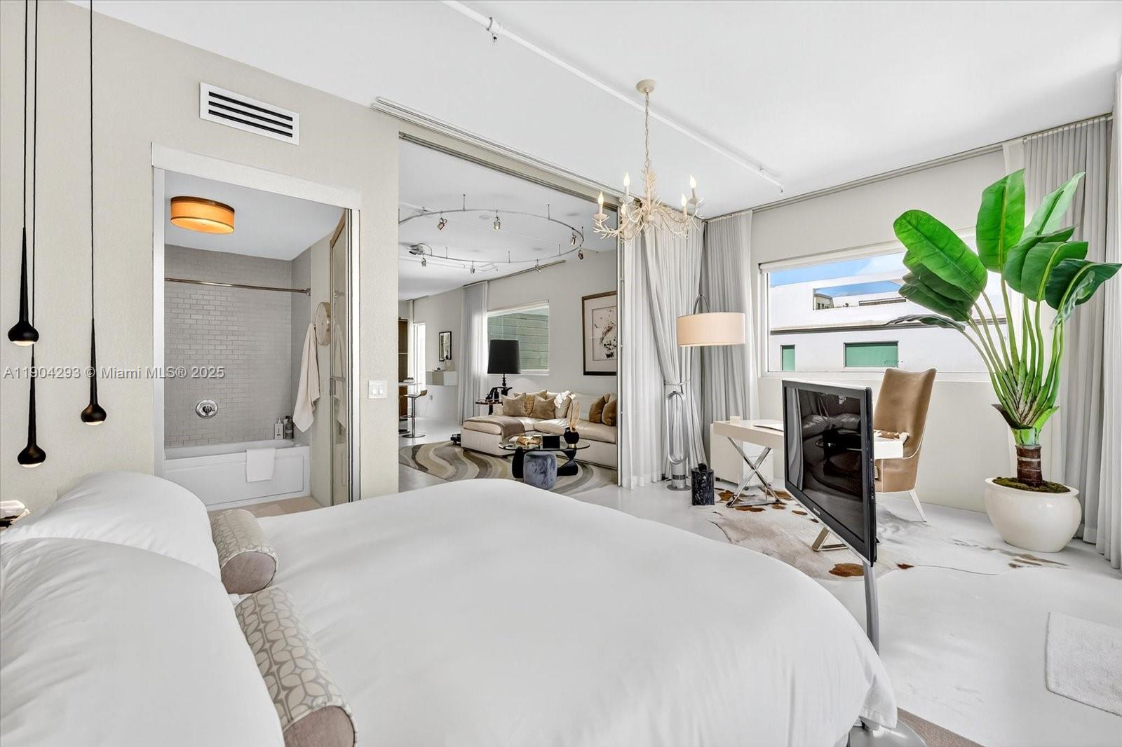 1700 Meridian Ave 503