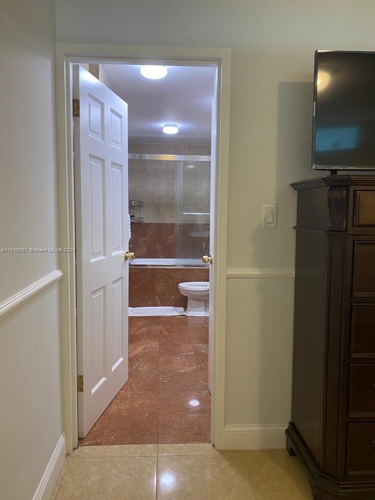 THE CARRIAGE HOUSE CONDO - Residential