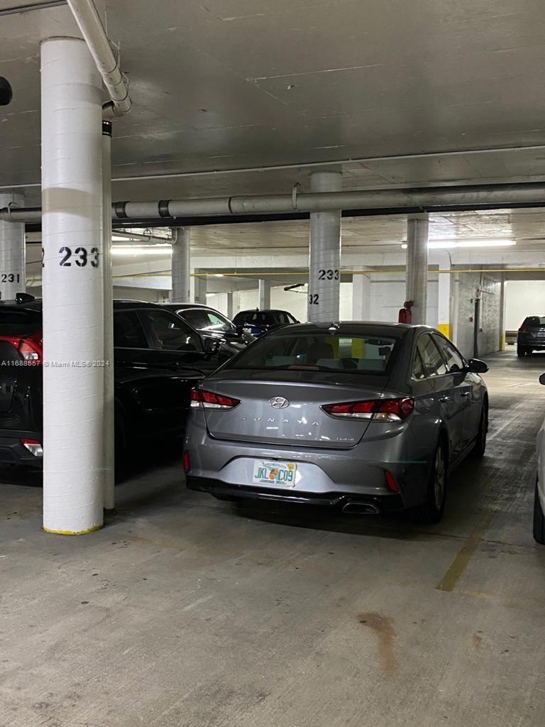 THE CARRIAGE HOUSE CONDO - Residential