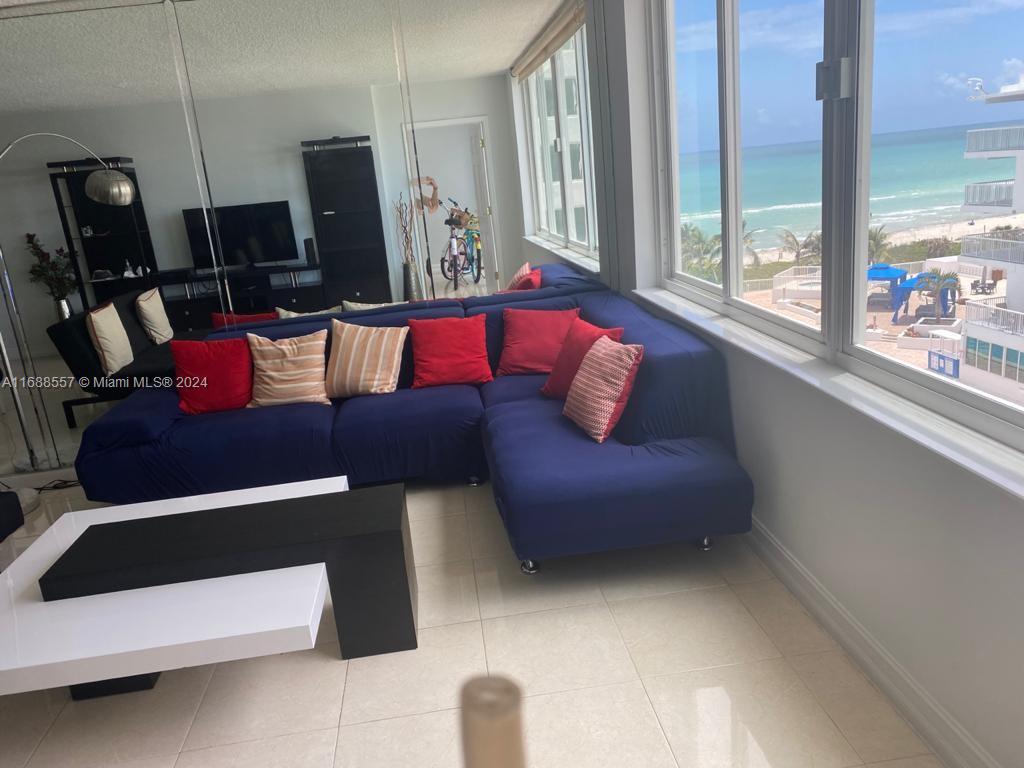 5401 Collins Ave 412