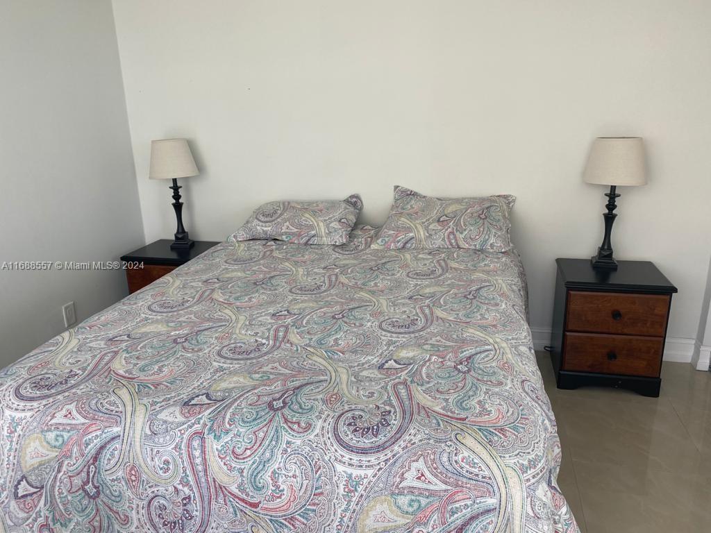 THE CARRIAGE HOUSE CONDO - Residential