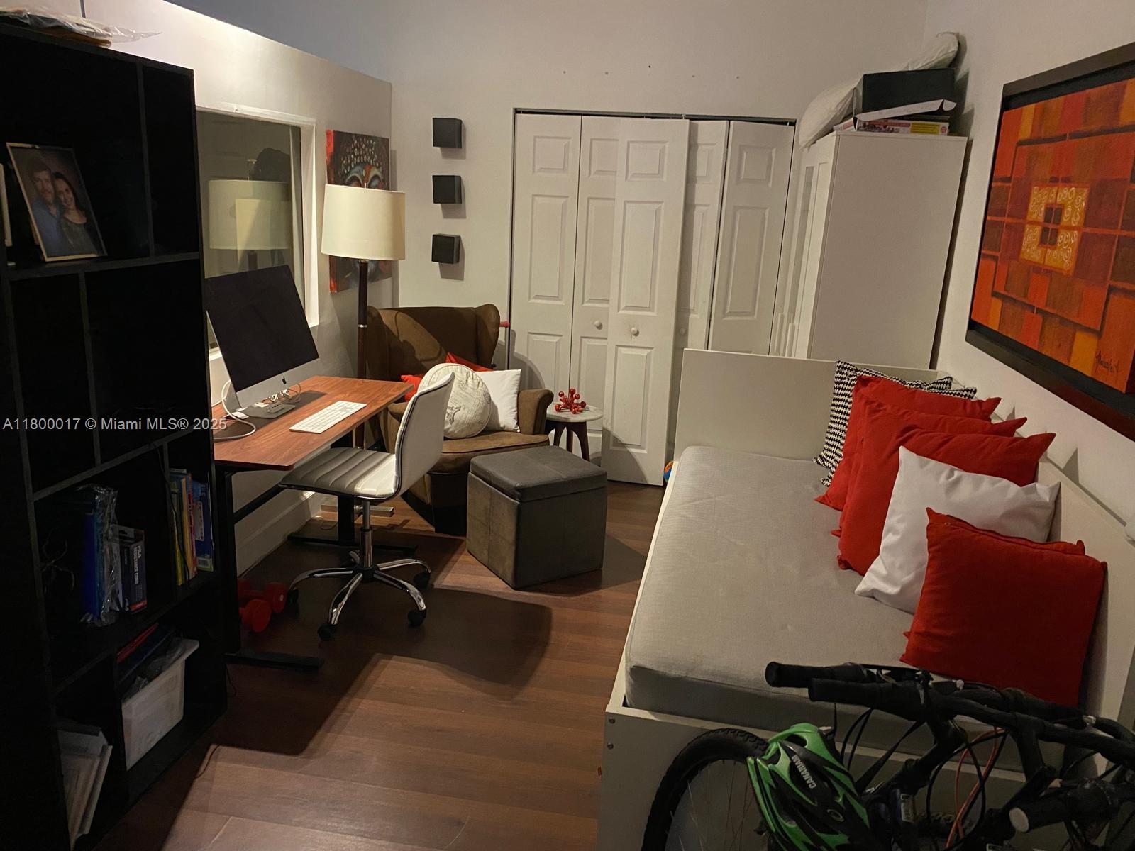 HOLLYWOOD LAKES SECTION - Residential