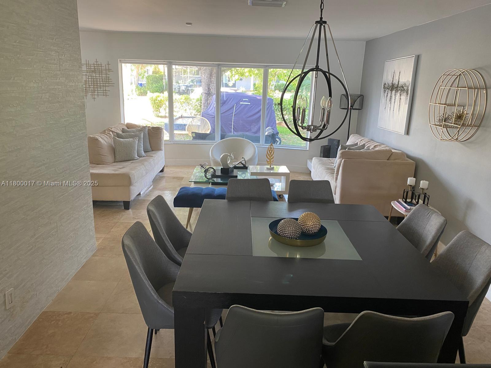 HOLLYWOOD LAKES SECTION - Residential