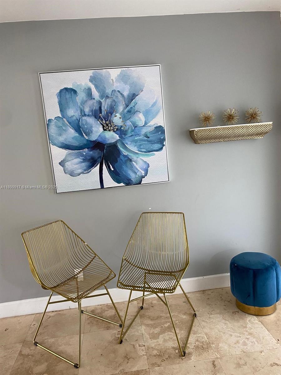 HOLLYWOOD LAKES SECTION - Residential