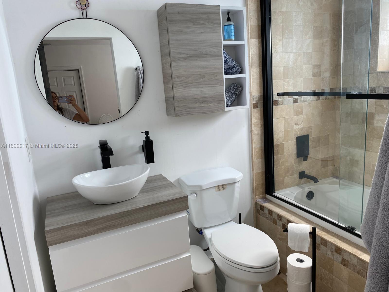 HOLLYWOOD LAKES SECTION - Residential