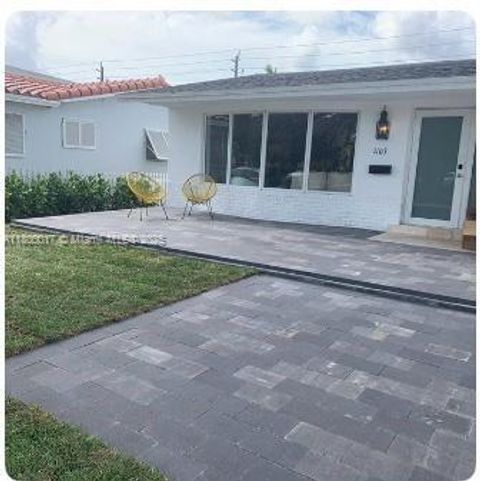 1103 Washington St Hollywood FL 33019