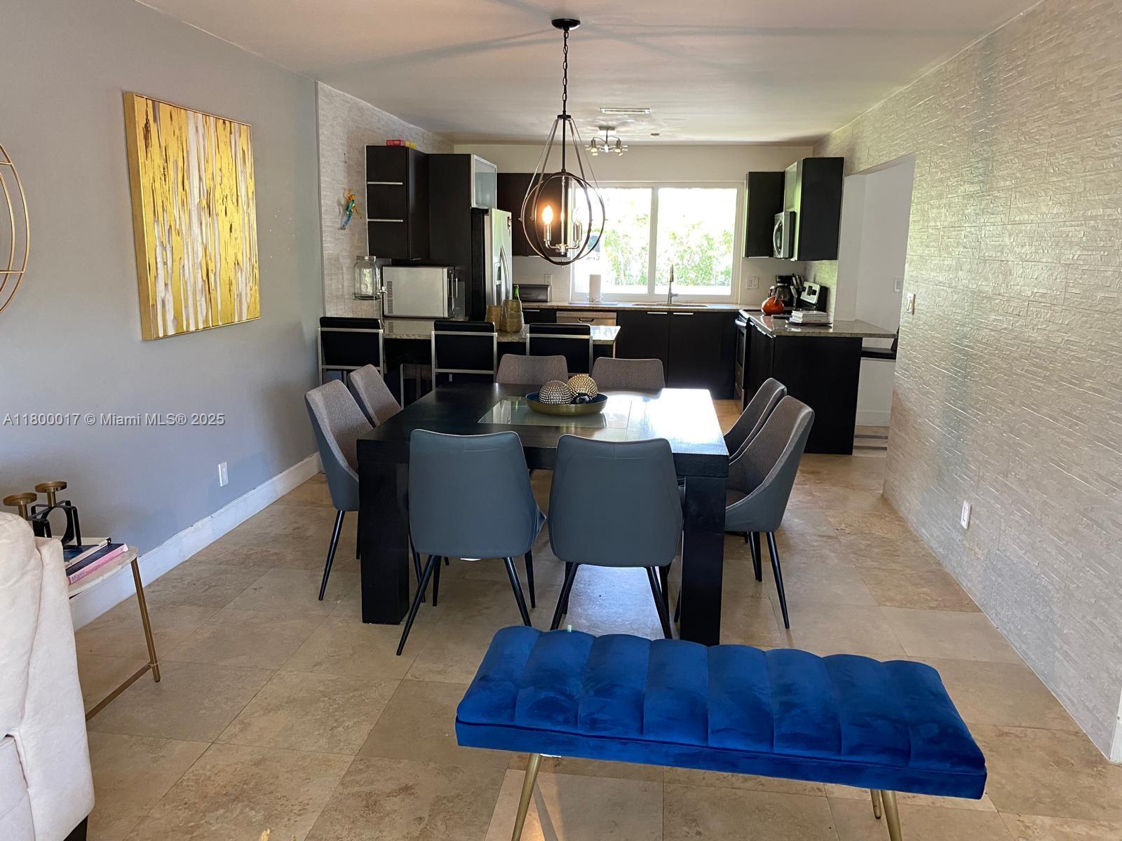 HOLLYWOOD LAKES SECTION - Residential