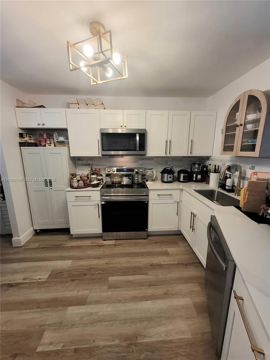 JADE WINDS GROUP - - Residential