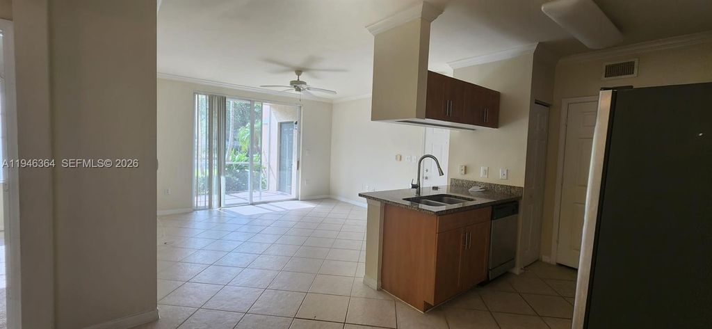Photo of 6505 Emerald Dunes Dr #102, West Palm Beach, FL 33411 (MLS # A11946364)