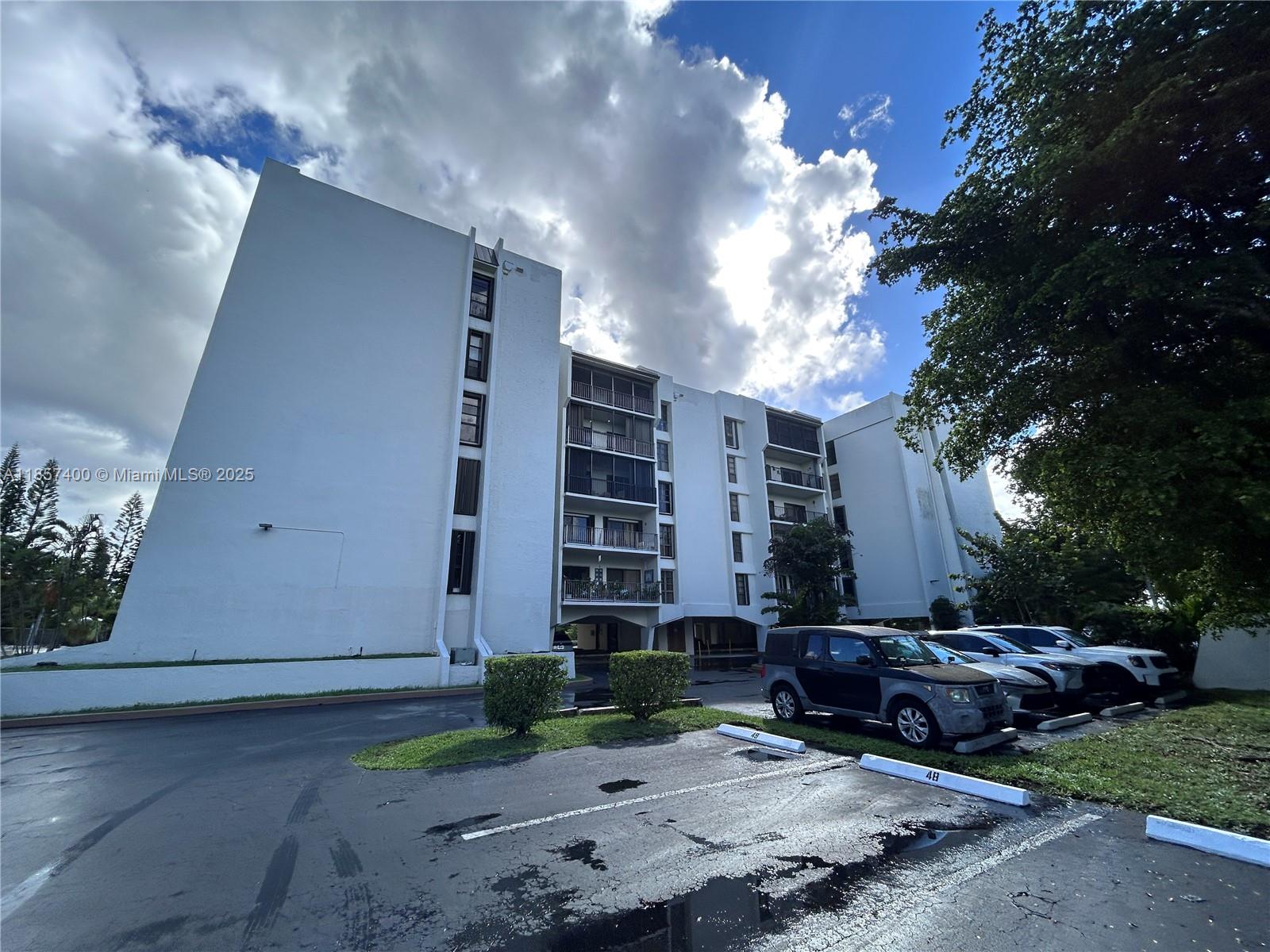 RACQUET CLUB OF KENDALE L - Residential