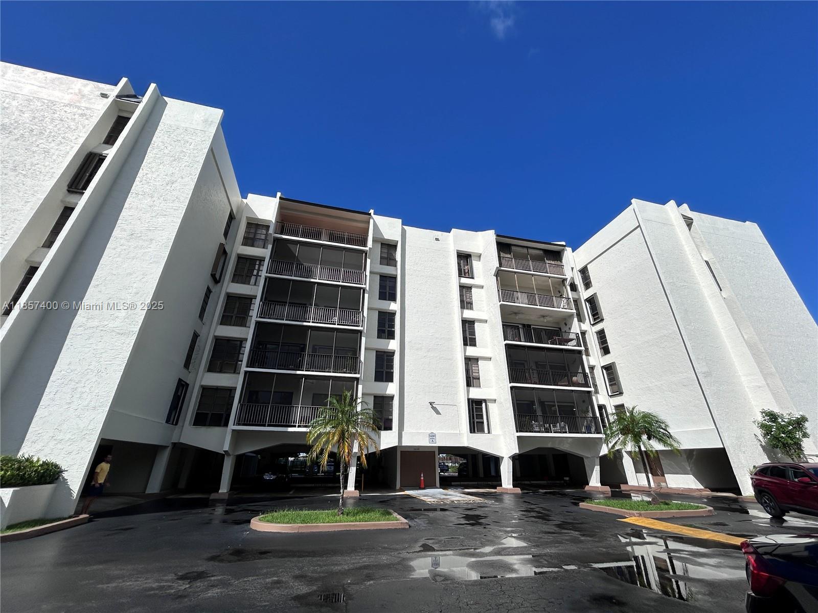 RACQUET CLUB OF KENDALE L - Residential