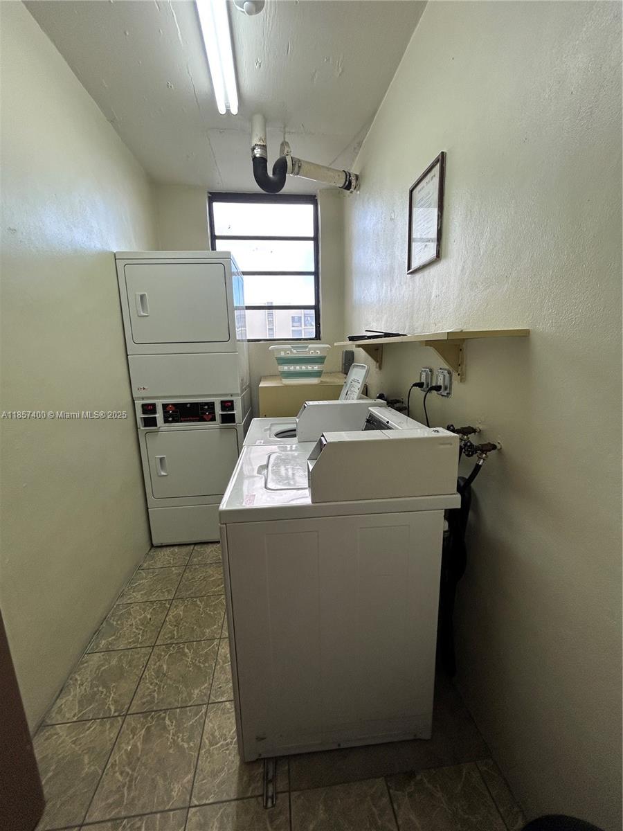 RACQUET CLUB OF KENDALE L - Residential