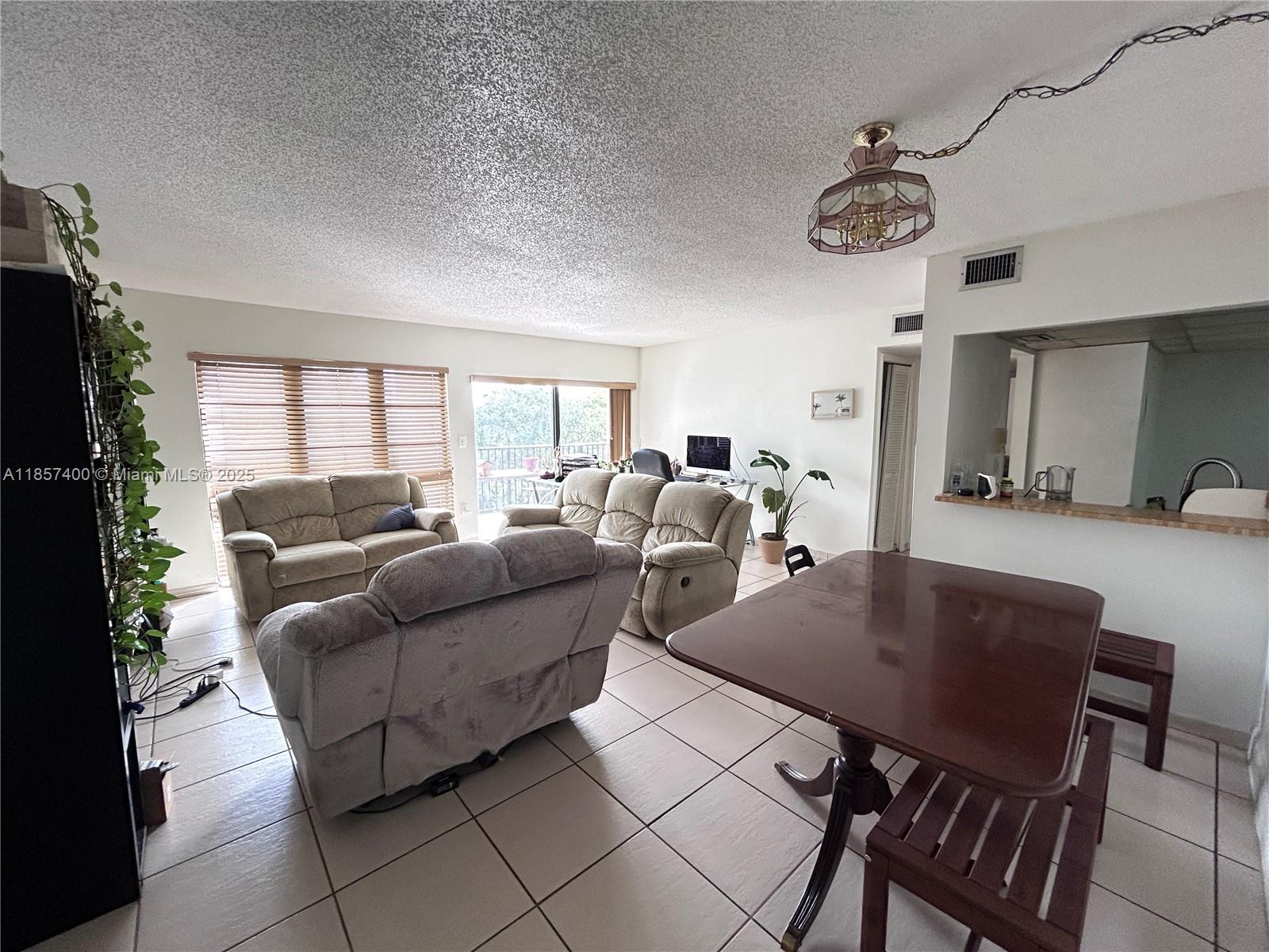 RACQUET CLUB OF KENDALE L - Residential