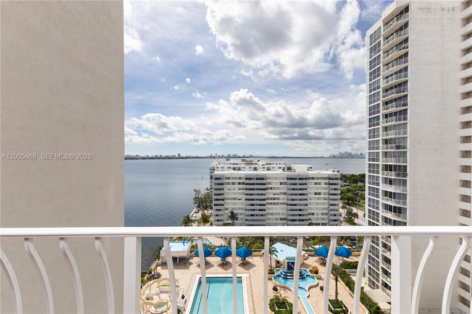 7601 E Treasure Dr 1621