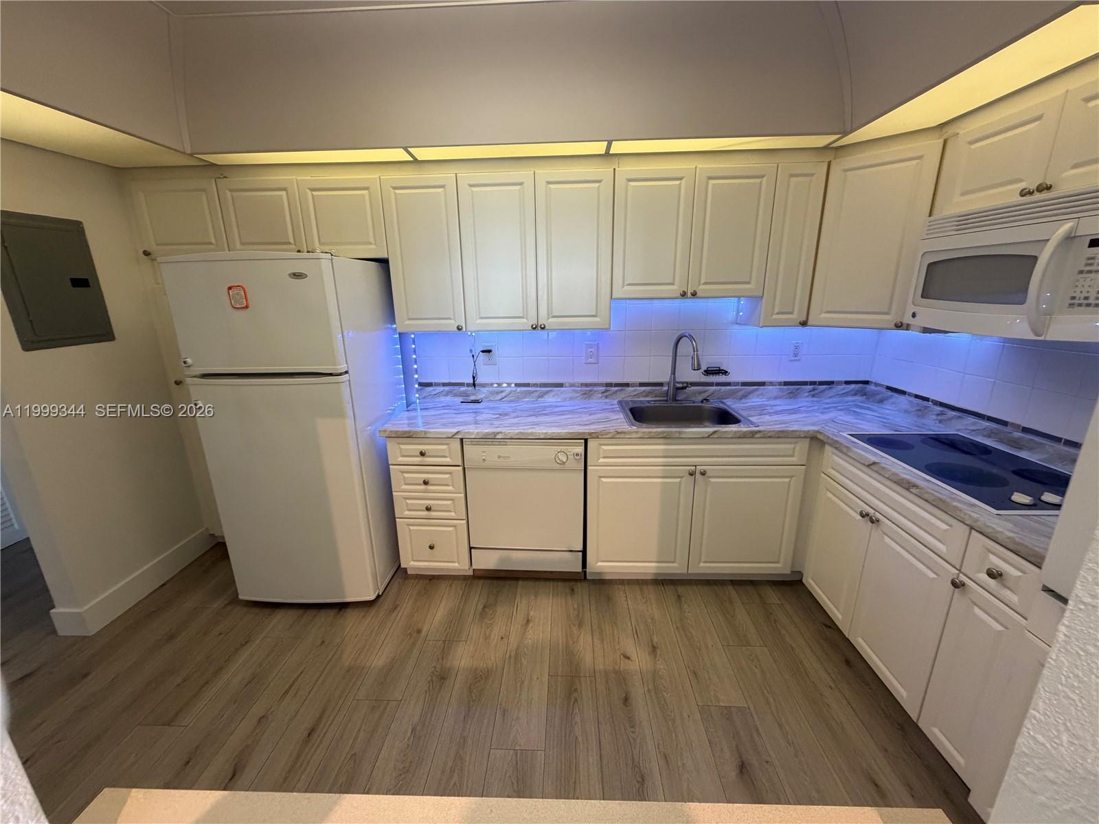 OCEANVIEW BUILDING B COND - Residential Lease