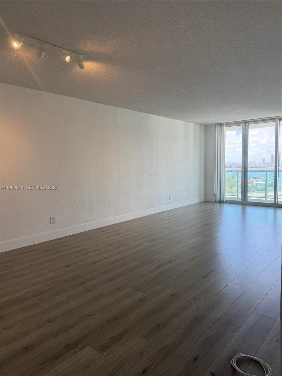 OCEANVIEW BUILDING B COND - Residential Lease