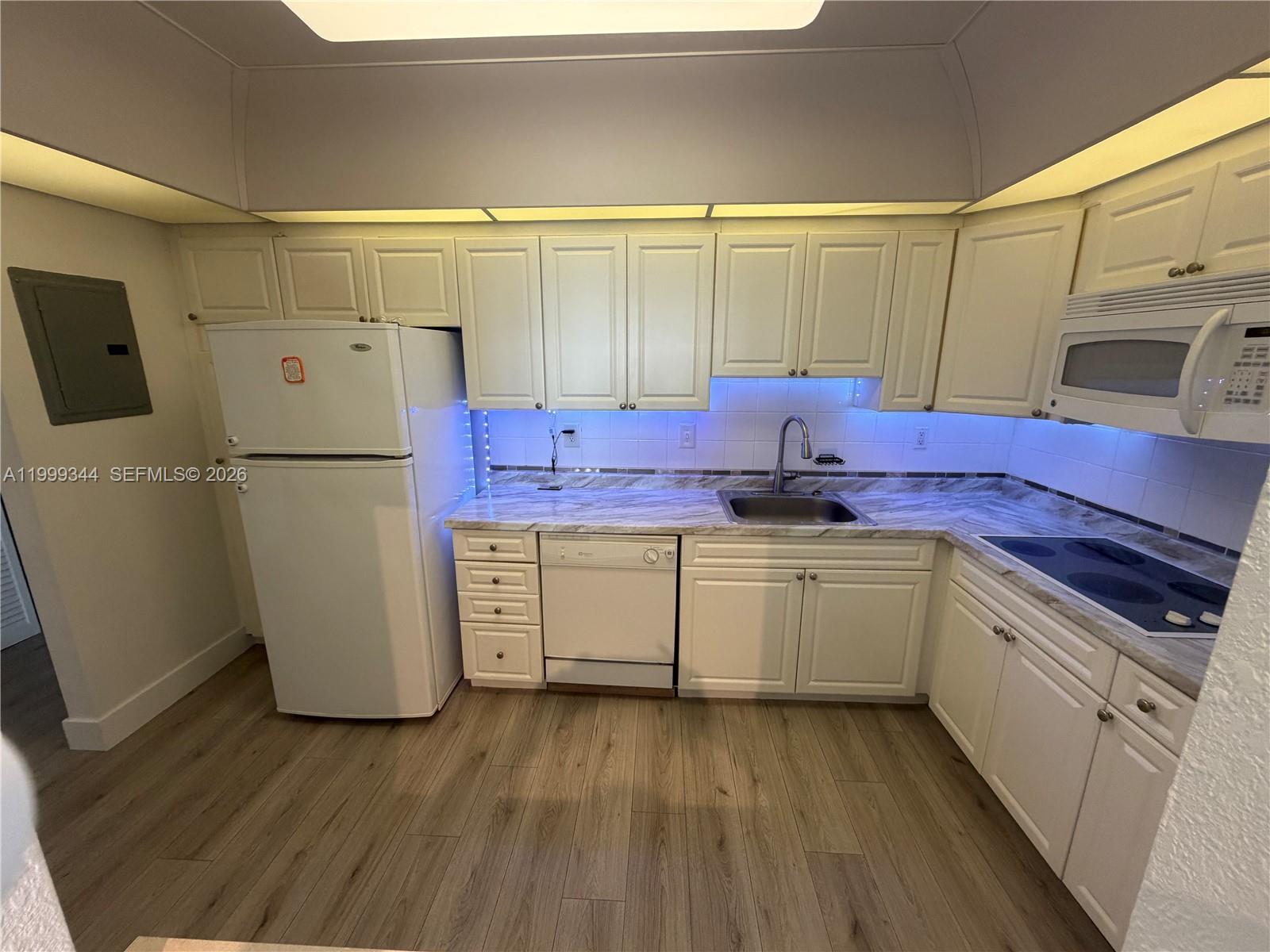 OCEANVIEW BUILDING B COND - Residential Lease