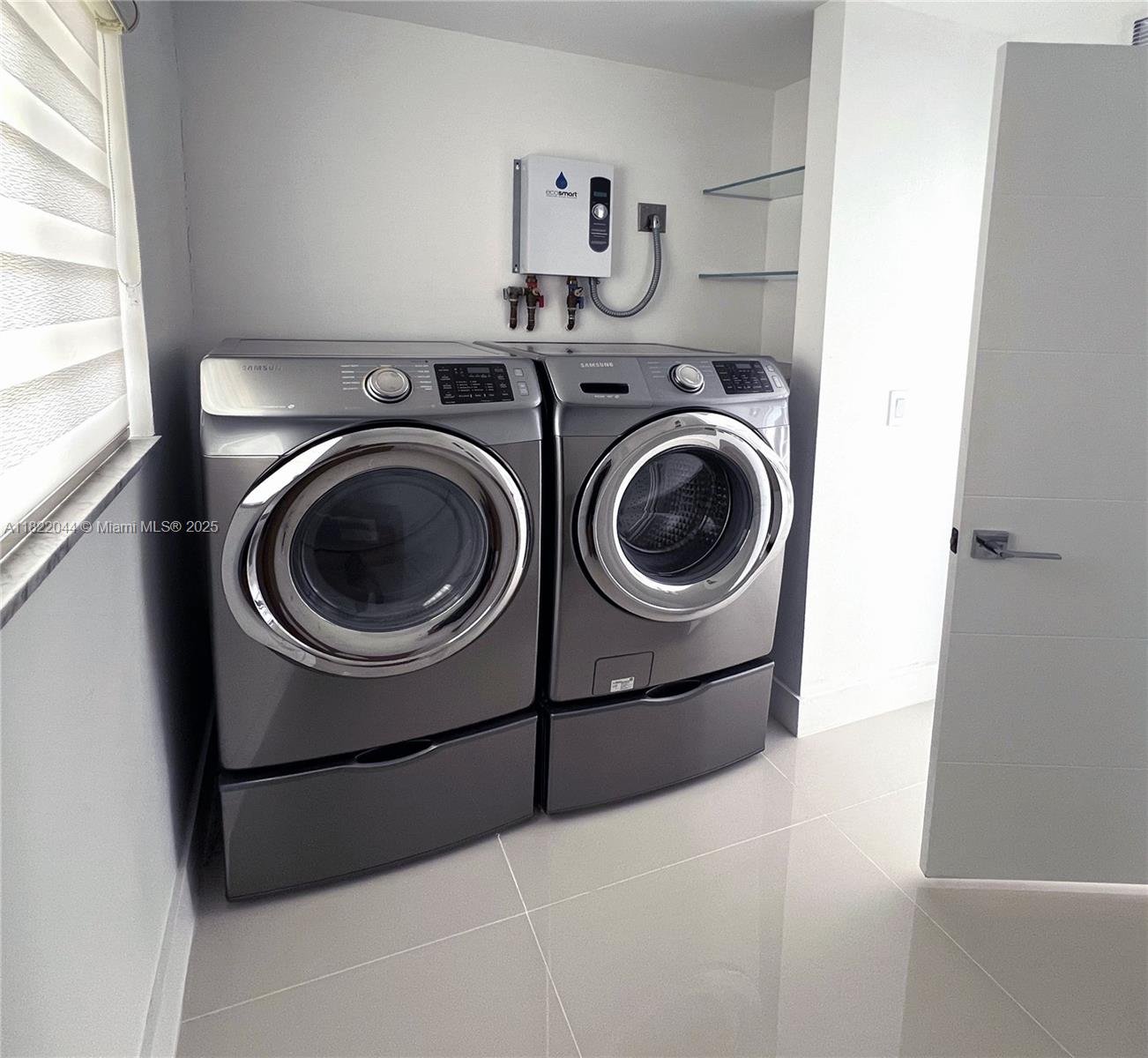 COUNTRY CLUB HOMES - Residential