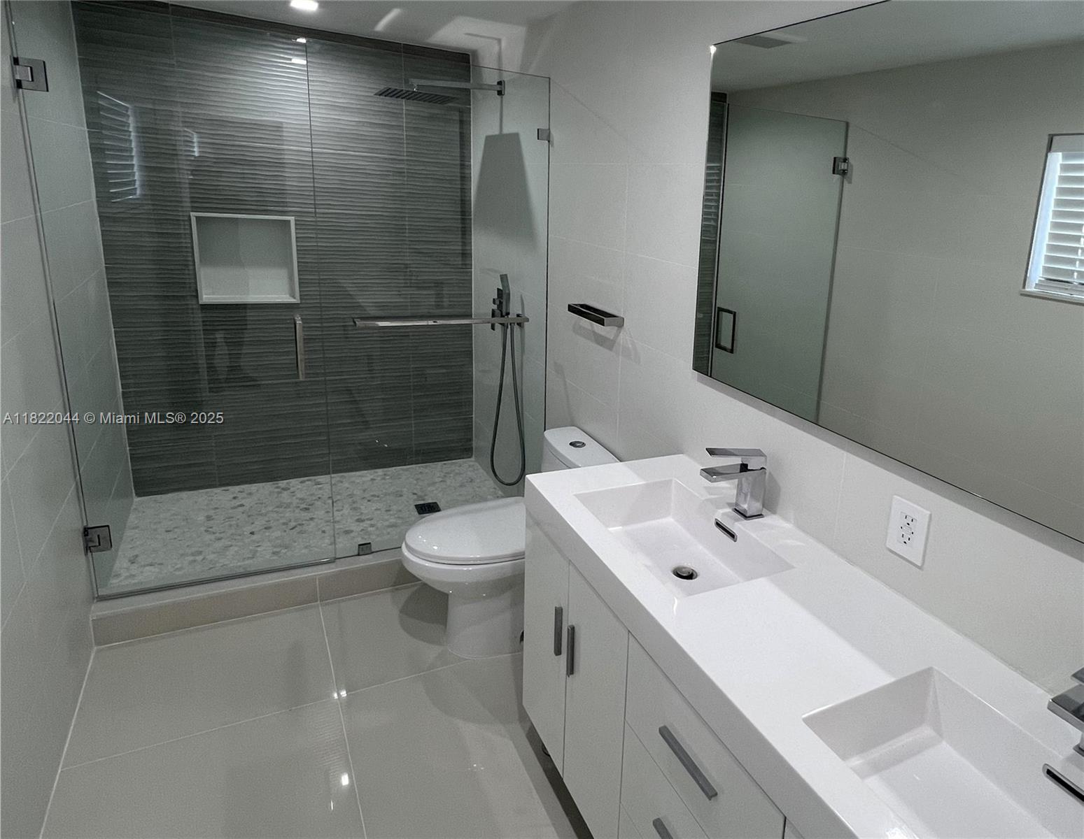 COUNTRY CLUB HOMES - Residential