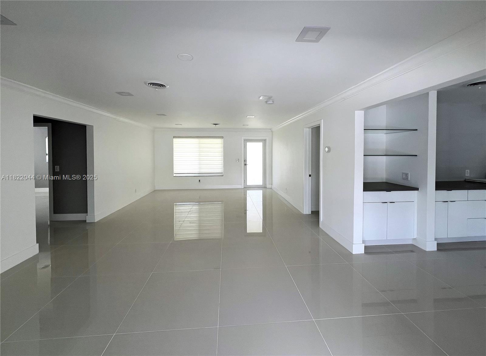 COUNTRY CLUB HOMES - Residential